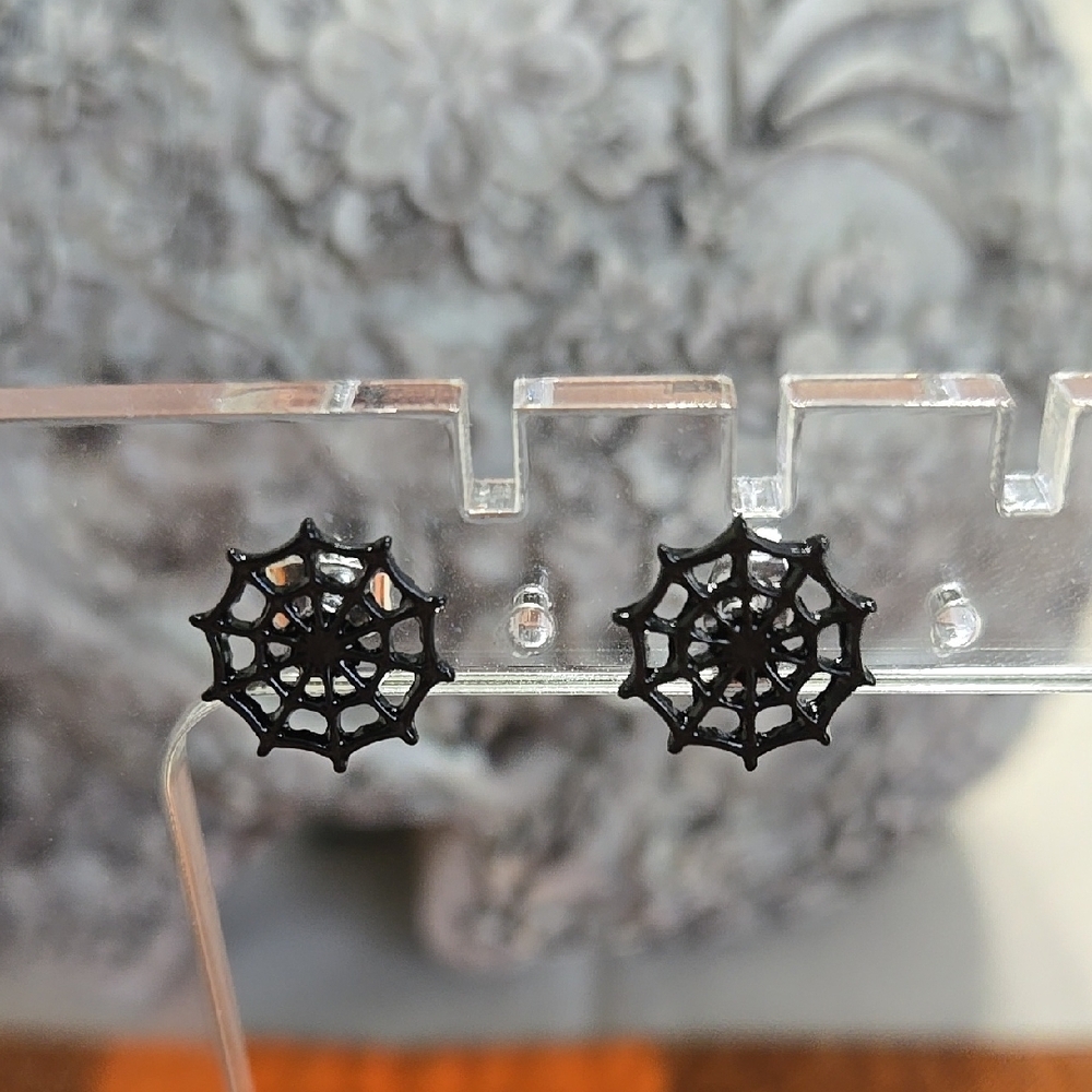Chic Black Spider Web Earrings